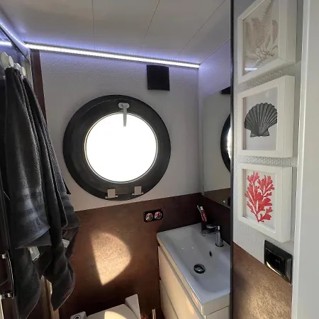 Botel Casas Flotantes - Boatvillage Ayamonte