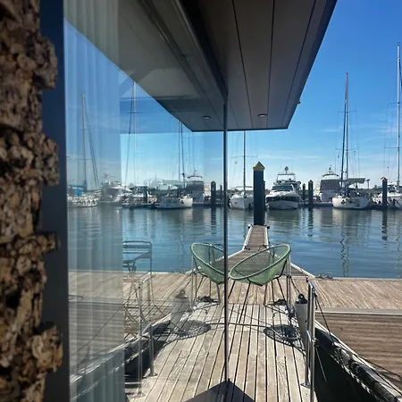 Casas Flotantes - Boatvillage Botel *