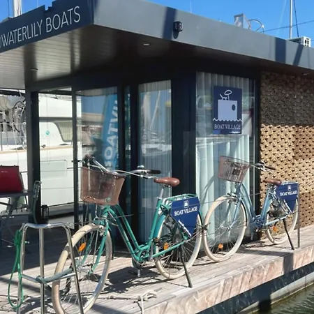 Botel Casas Flotantes - Boatvillage