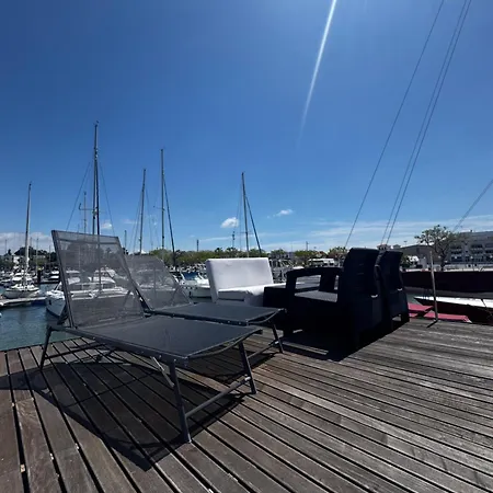 Casas Flotantes - Boatvillage Botel *